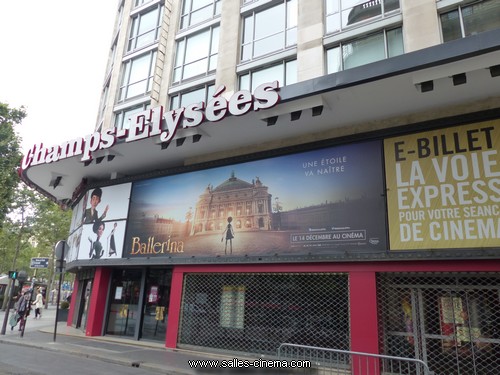 Fermeture du Cinéma Gaumont Ambassade sur les Champs-Elysées