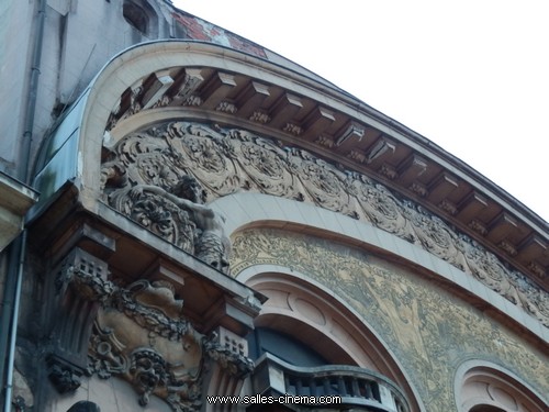 Façade Art Nouveau et Art Déco de l'ancien cinéma Opéra à Reims
