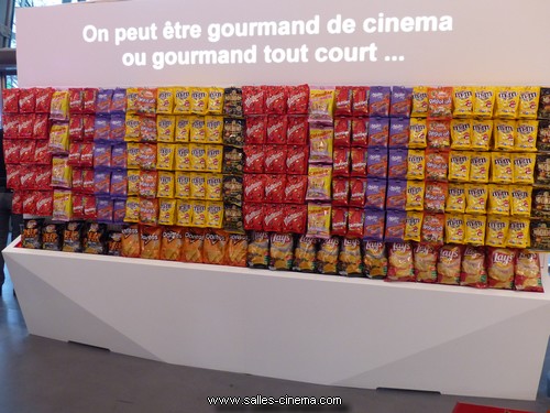 Hall du cinéma Gaumont Convention
