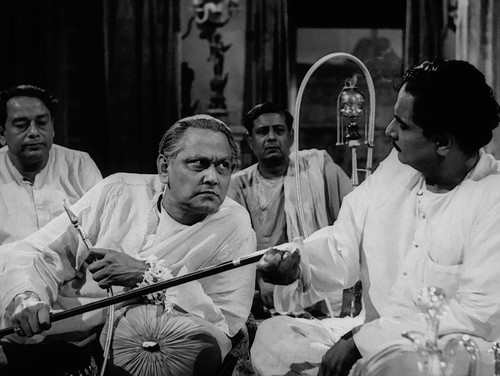 Critique du film indien Le Salon de musique de Satyajit Ray
